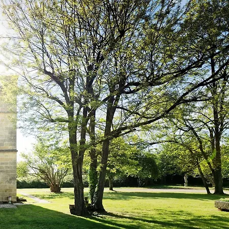 La Tour Du Domaine De Choisy * Abzac (Gironde)