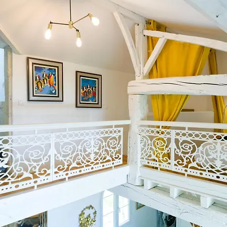 La Tour Du Domaine De Choisy Holiday home